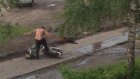 В Кузнецке неизвестный напал на подростков с мотоциклом