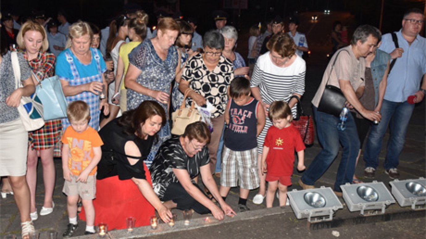 Пензенцы зажгли свечи в память о павших на Великой Отечественной войне