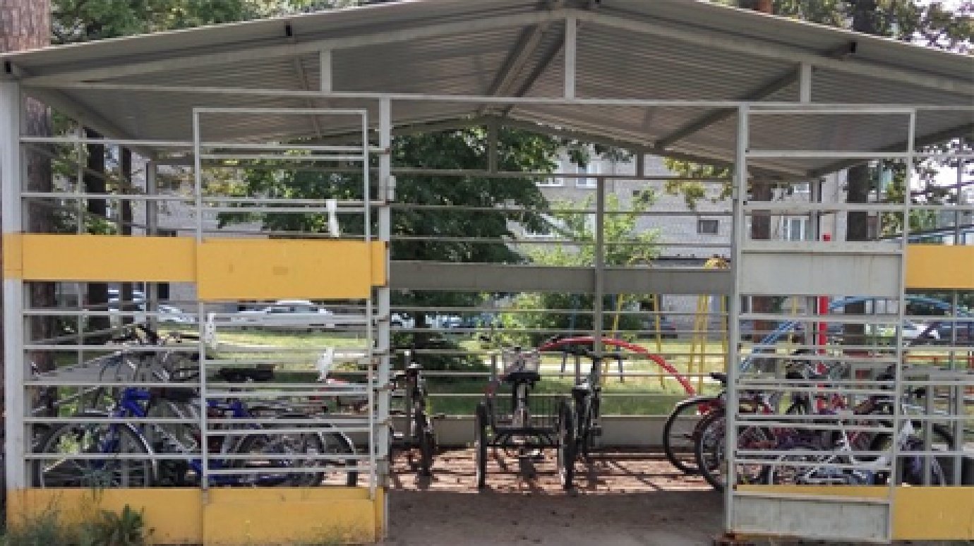 Жители Заречного не уберегли первую дворовую велопарковку