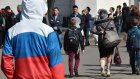 Половина россиян заявила о готовности носить одежду с национальным флагом