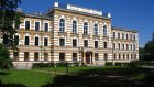 Директора гимназии в Петергофе уволили из-за скандала с поддельными оценками