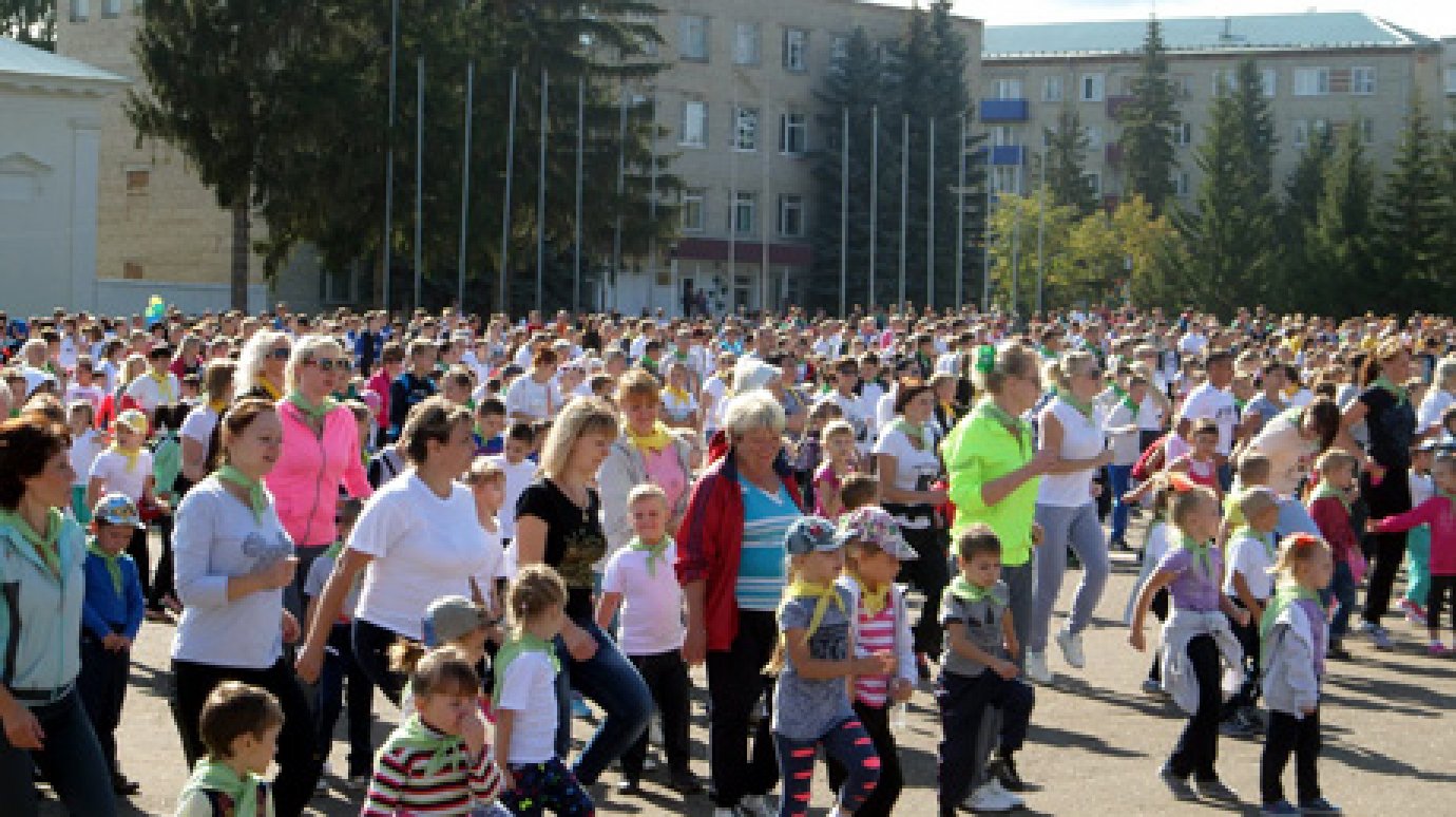 В Никольске на массовую зарядку собрались 5 тысяч человек