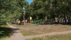 Коммунальщики перекопали двор на улице Карпинского