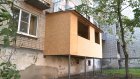 Житель  Космодемьянской самовольно пристроил к многоэтажке балкон