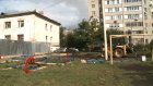 Детскую площадку на Ставского демонтировали ради парковки