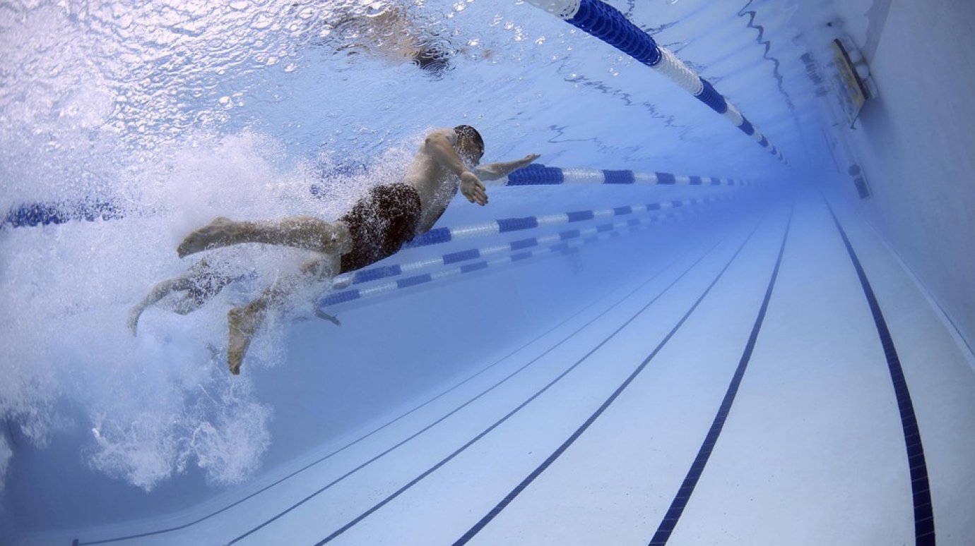86-летний мокшанец стал первым на соревнованиях по плаванию