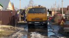 Коммунальщики латают трубы на Бухарской несколько раз в месяц