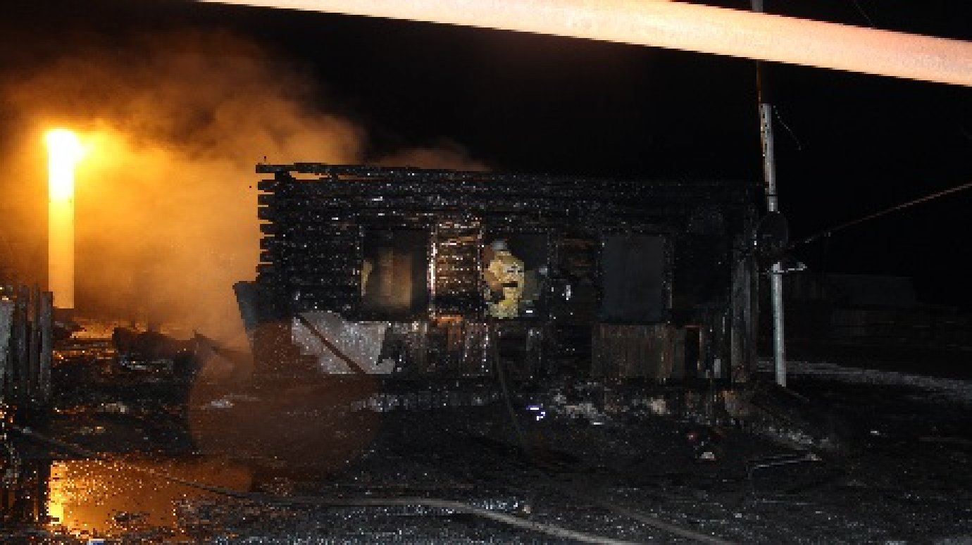 При пожаре в Шемышейском районе погибли четыре человека