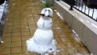 Пользователей Сети насмешил усатый сочинский снеговик