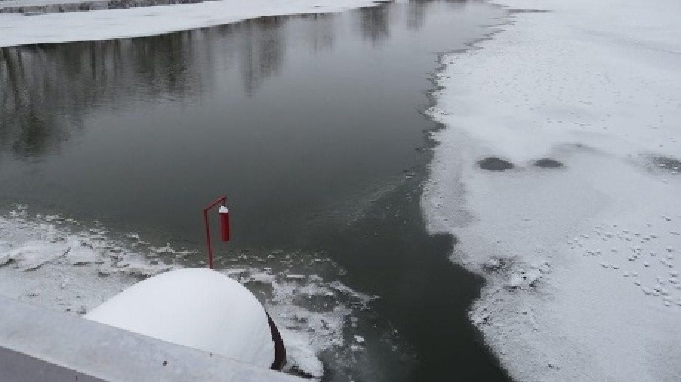Пензенцев перед Крещением предупредили о тонком льде на водоемах