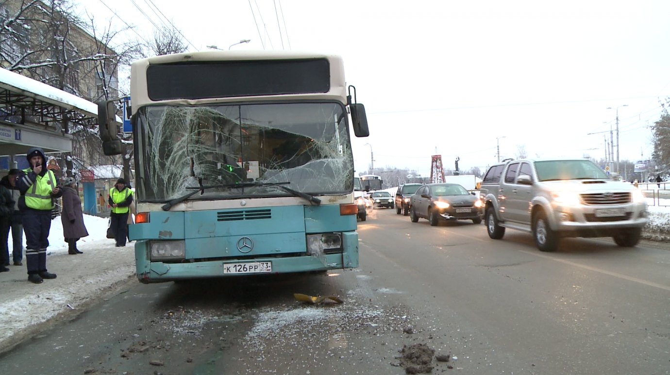 На проспекте Победы столкнулись два автобуса № 66