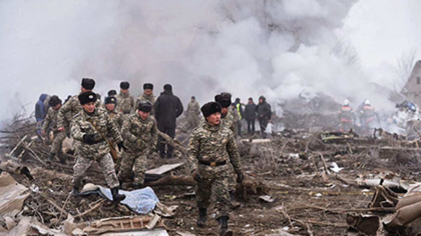 Число жертв авиакатастрофы в Киргизии возросло до 37