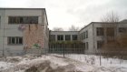 На улице Ладожской разрушается бывший детский сад