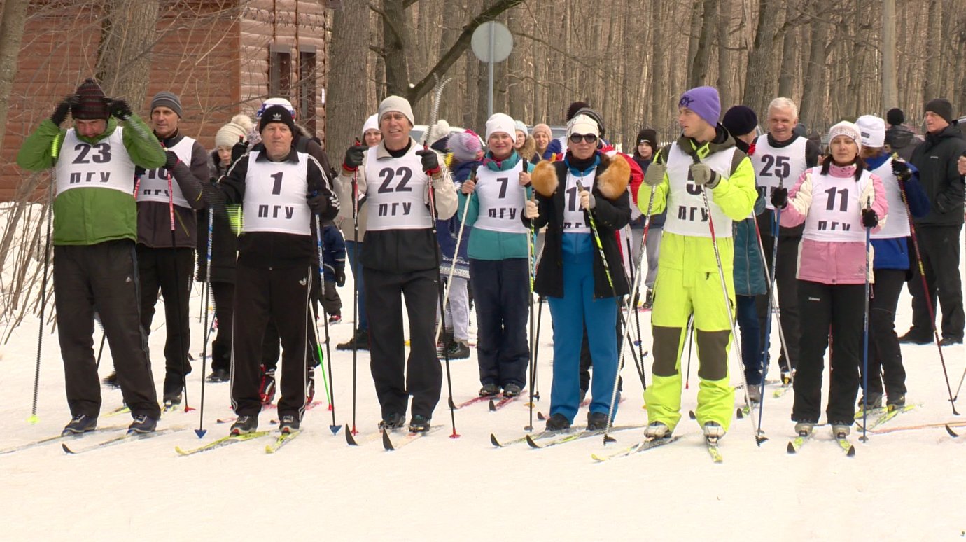 32 преподавателя ПГУ сдали норматив ГТО по лыжным гонкам