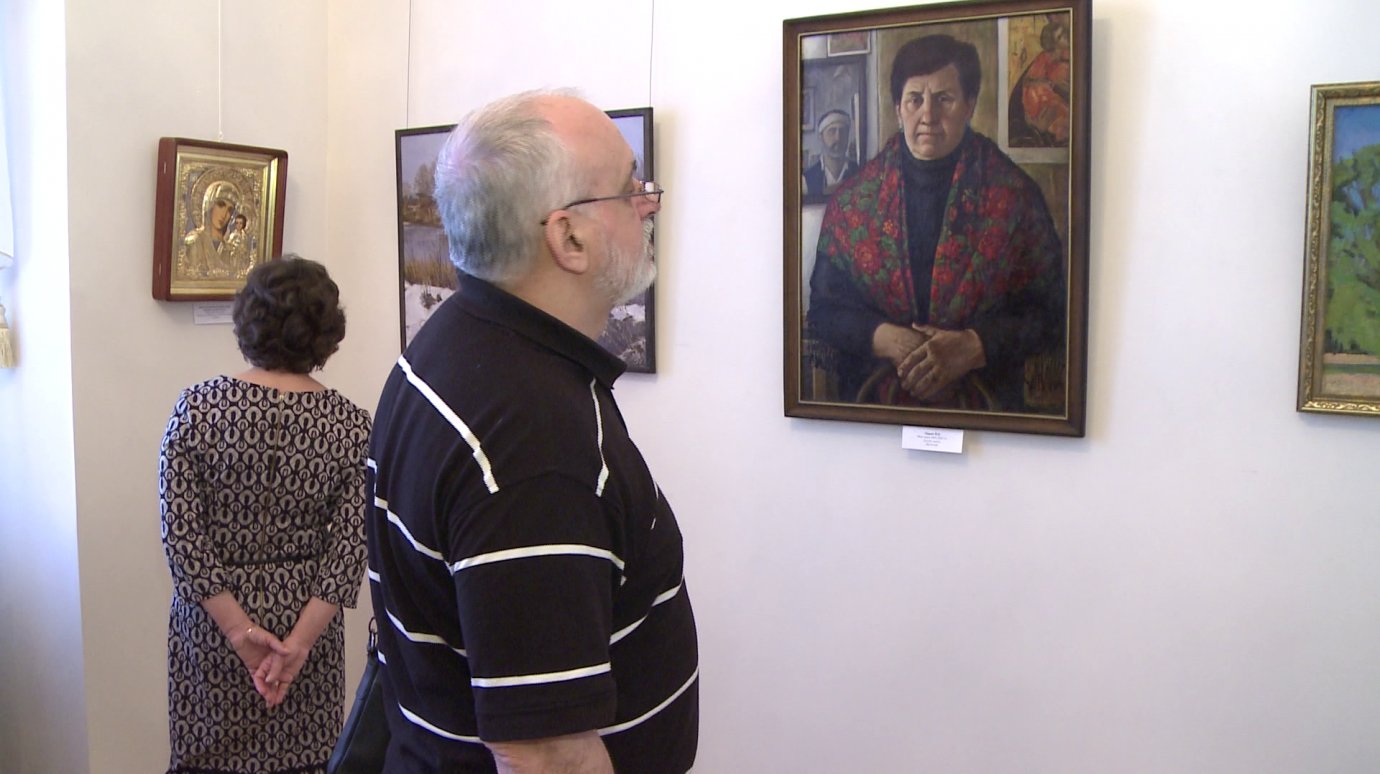 В картинной галерее открылась выставка «Дары и дарители»
