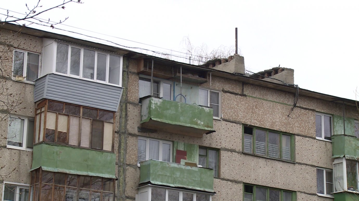 Жители дома на Фурманова жалуются на состояние вентиляционных шахт