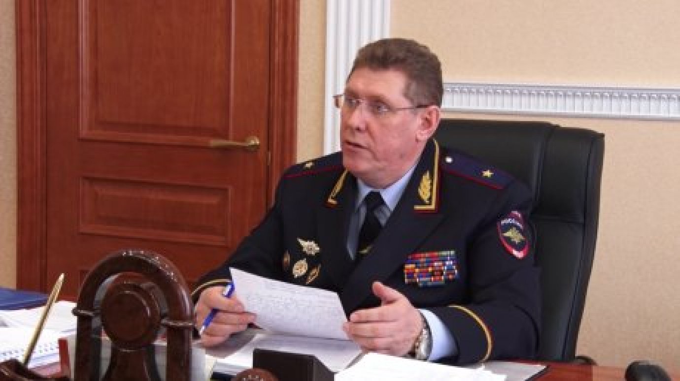 В 2016 году доход начальника областного УМВД РФ Юрия Рузляева вырос на 5,2%