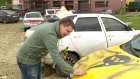 В Пензе таксисты терпят убытки из-за простоя облитых краской машин
