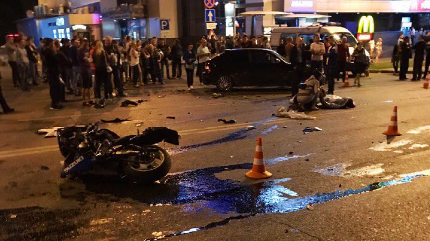 На улице Суворова мотоциклист погиб при столкновении с «Приорой»