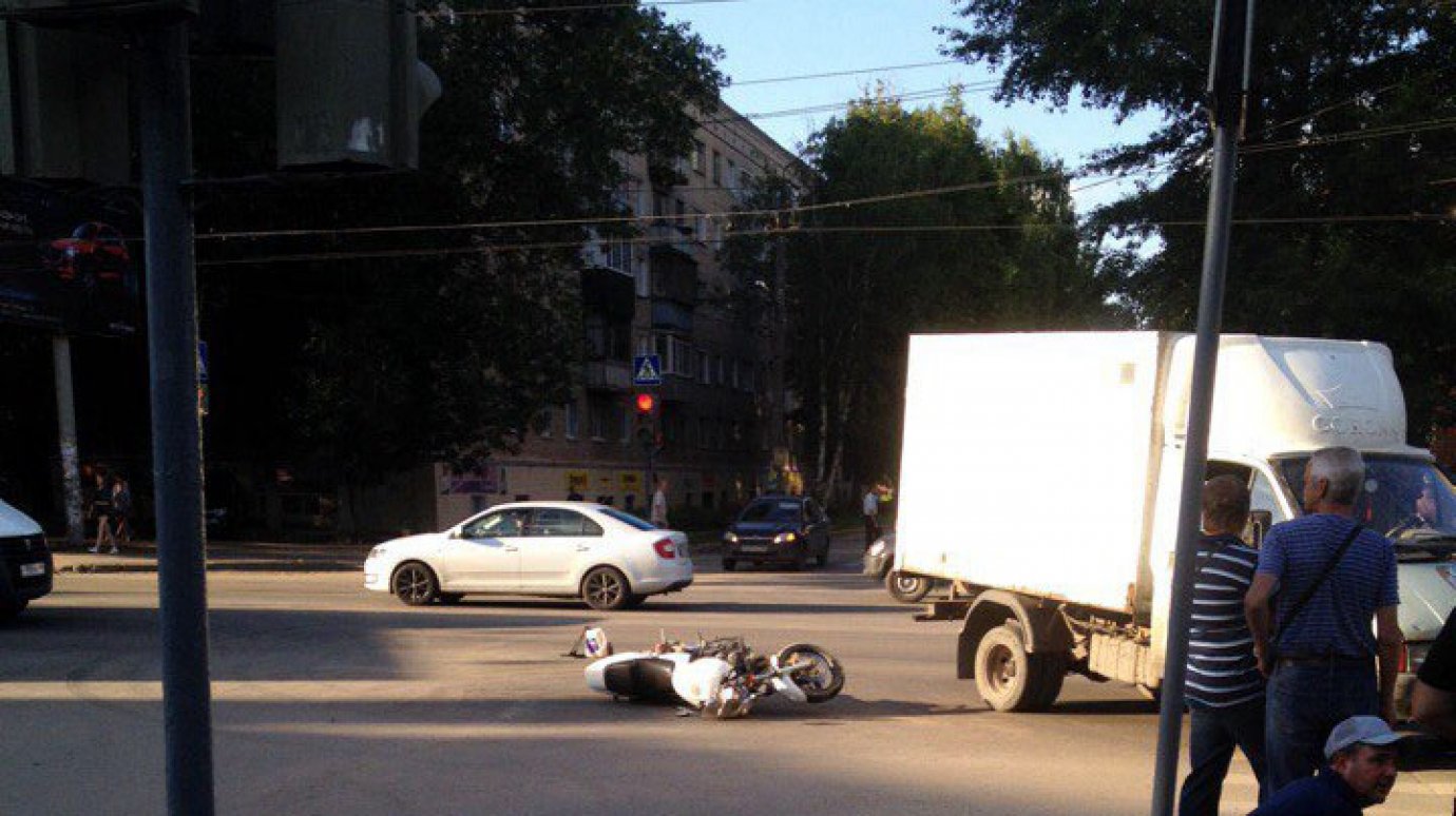 В ДТП на улице Луначарского пострадал 30-летний мотоциклист