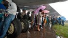 С пассажиров предложили брать деньги за провоз телефонов и зонтов в самолете