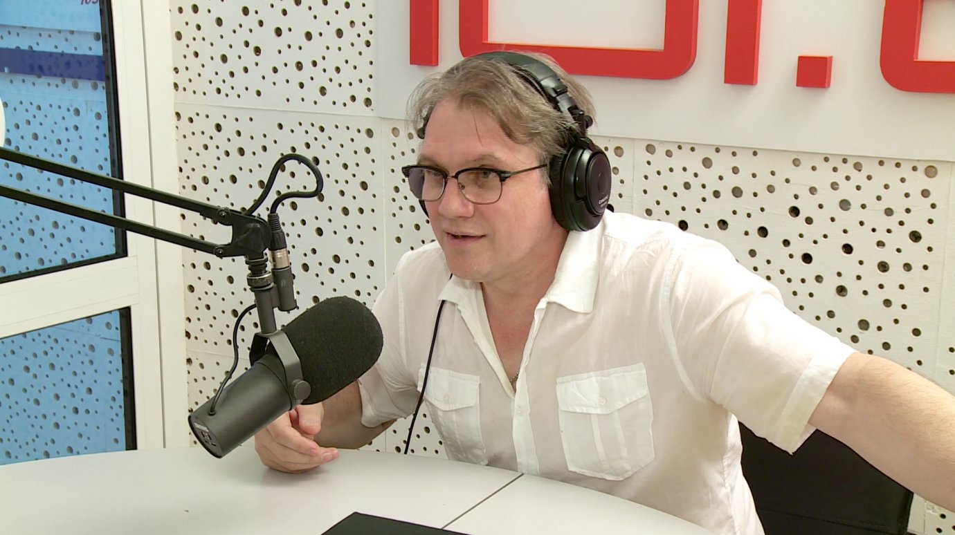 Звезда 90-х Евгений Куликов дал интервью диджеям «Радио 101.8»