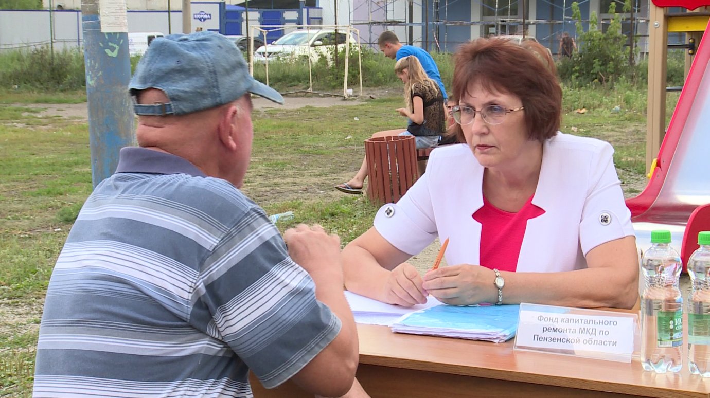 Пензенцы с улицы Егорова рассказали чиновникам о жилищных проблемах
