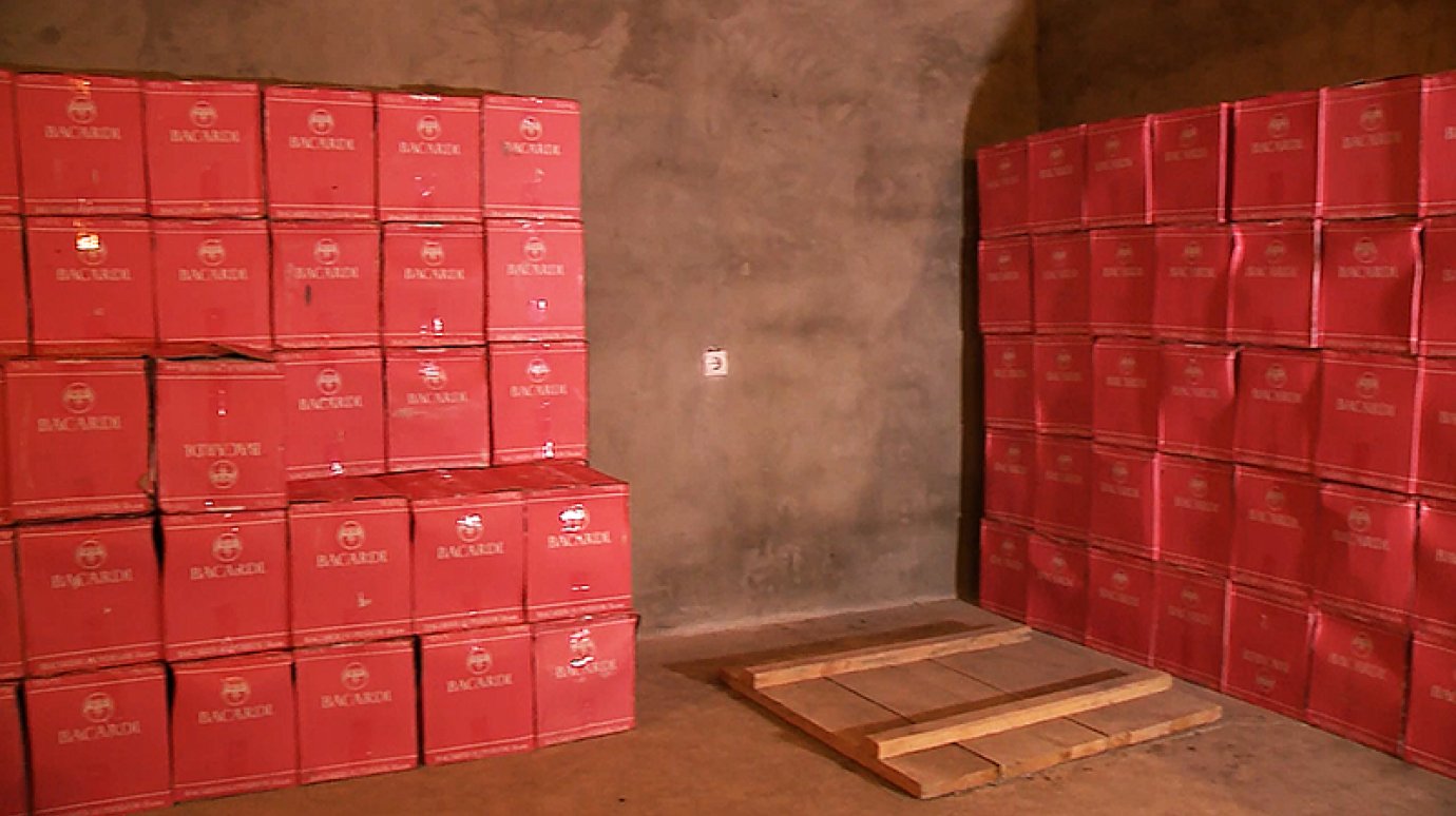 Осужден кузнечанин, хранивший 1 860 бутылок поддельного рома Bacardi