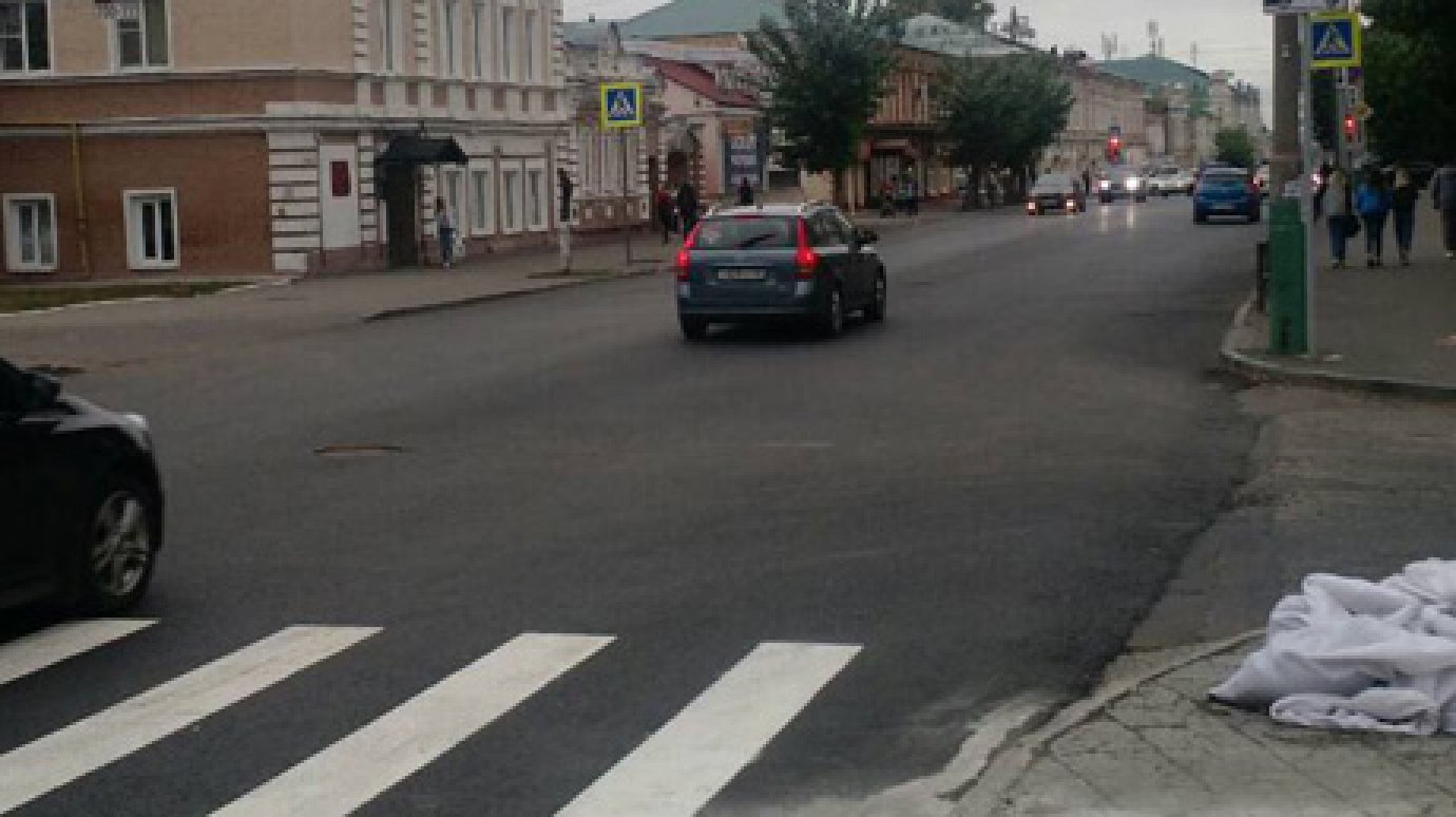 На Бакунина зебра и знак «Пешеходный переход» расположены в разных местах