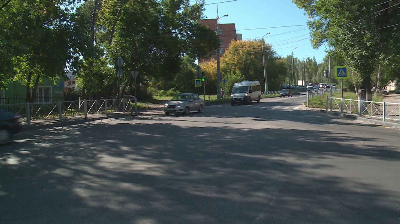 На перекрестке улиц Космодемьянской - Захарова заработал светофор