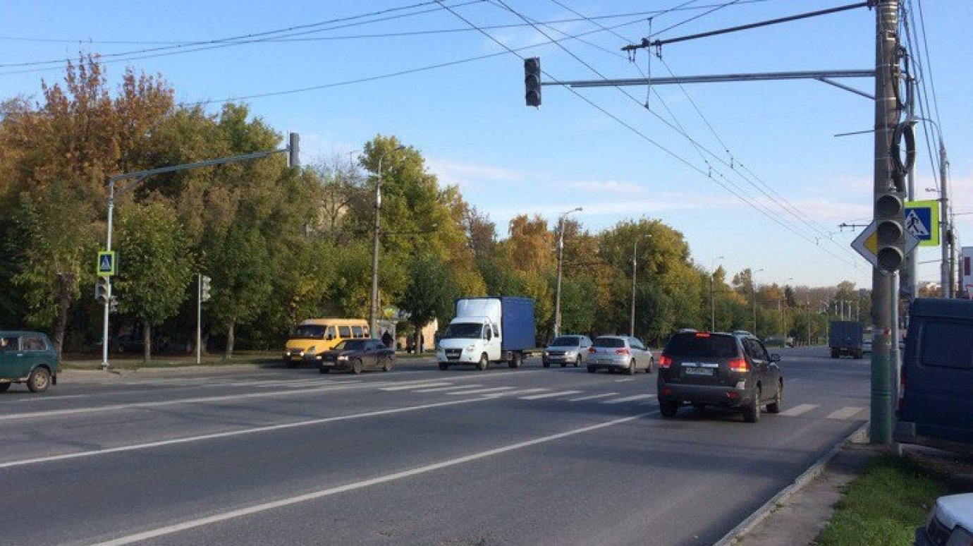 Водители возмущены появлением еще одного светофора на ул. Карпинского