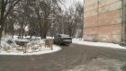 Дорога на улице Карпинского заставляет водителей вступать в конфликты