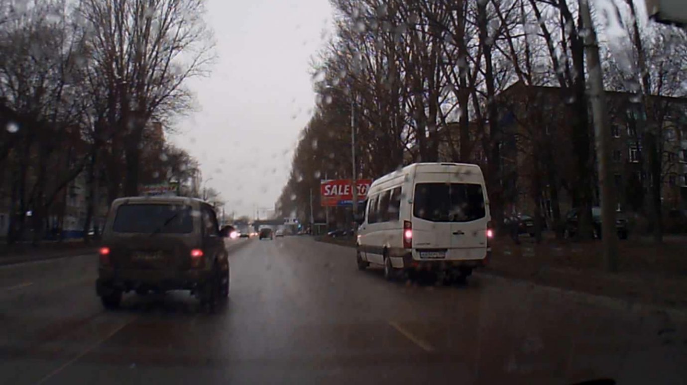 В Пензе водитель «Нивы» обогнал машины через двойную сплошную