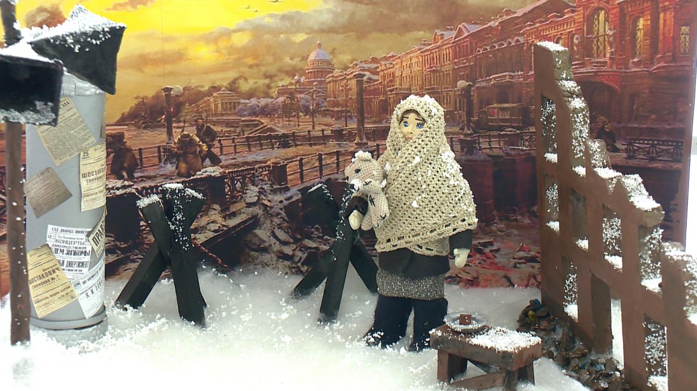 В пензенском Доме молодежи выставили миниатюры о блокадном Ленинграде