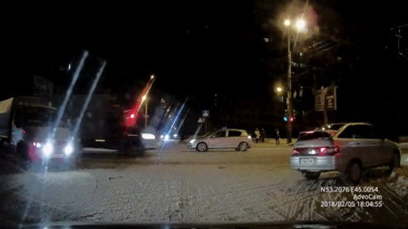 В Пензе оштрафовали водителя, попавшего в рубрику «Автохамы»