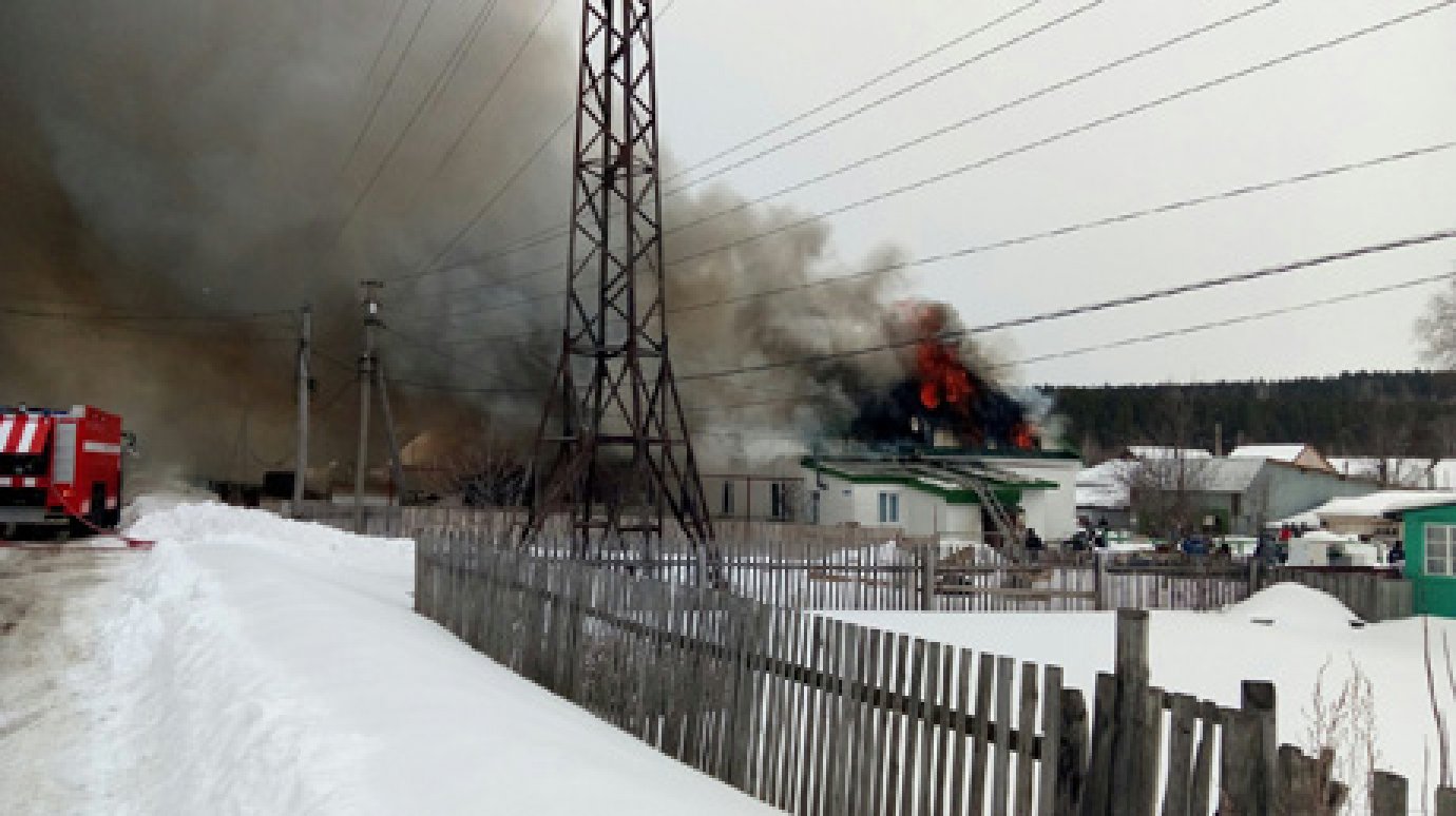 Пожарные спасли жителя Никольска из горящего дома