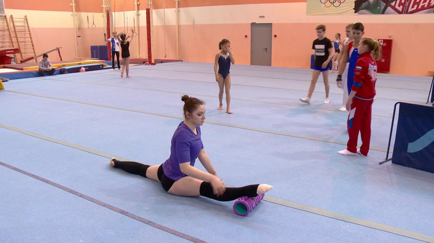 Гимнастка Алия Мустафина вернулась к тренировкам в Пензе