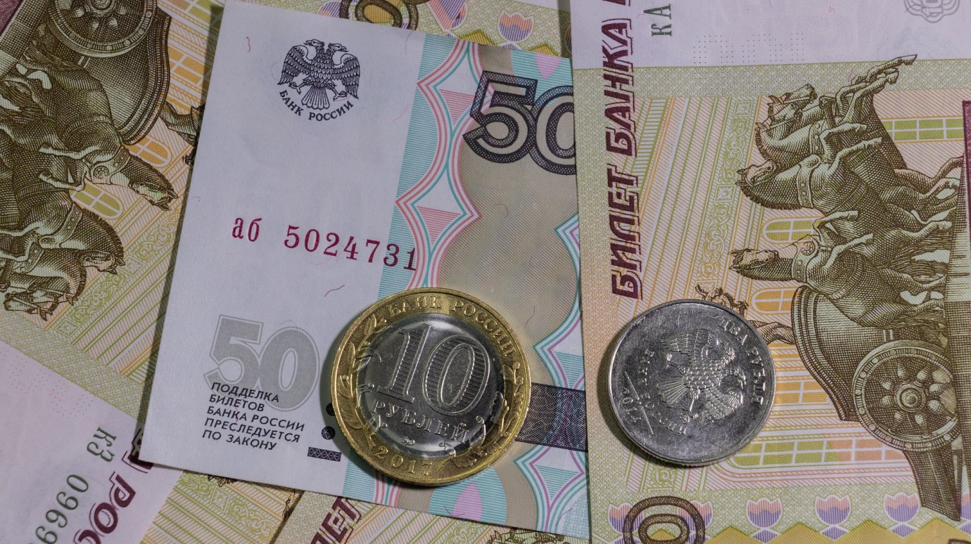 В Кузнецке местная жительница предложила полицейскому взятку в 50 тысяч рублей