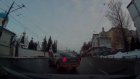 На ул. Кирова таксист развернулся через двойную сплошную