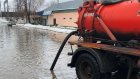 В Пензе коммунальщики продолжают откачивать воду с затопленных улиц