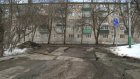 На ул. Глазунова тяжелая техника уничтожила внутриквартальную дорогу