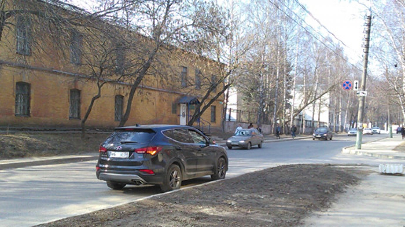 Пензенца возмутил Hyundai, припаркованный на Маршала Крылова