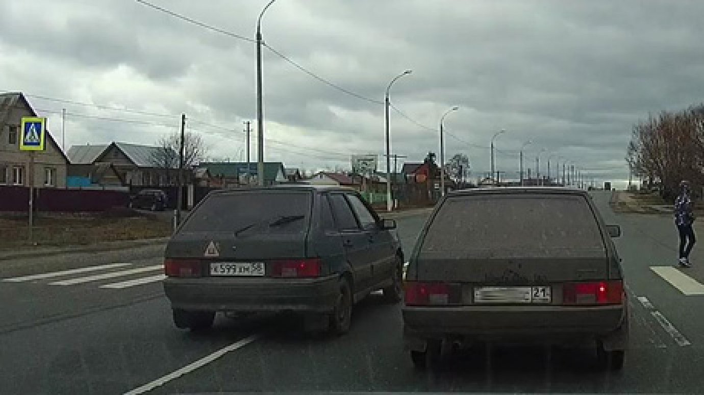 В с. Кижеватово ВАЗ-2114 обогнал другой транспорт на пешеходном переходе