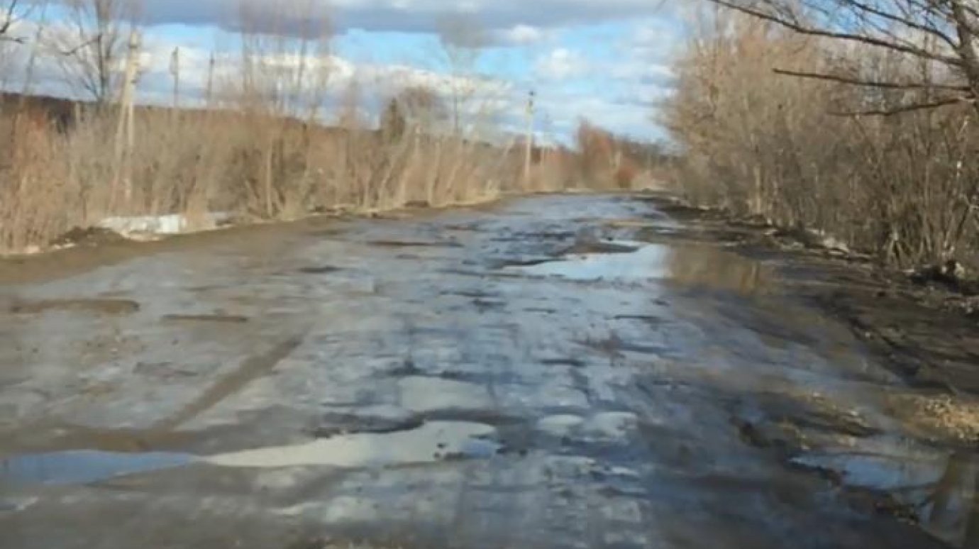Главную дорогу в селе Канаевка не ремонтировали семь лет