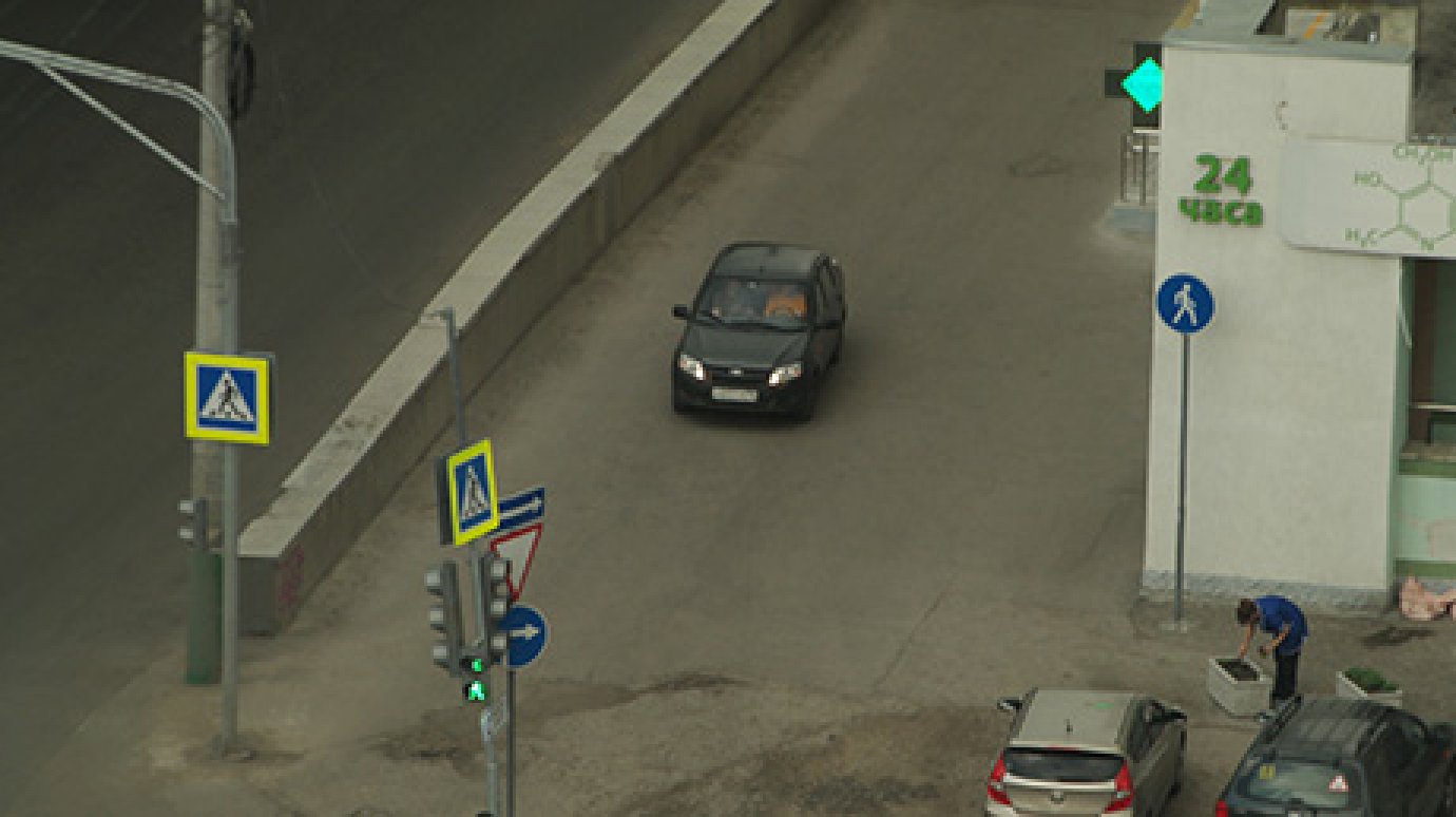 В Пензе водители заезжают в пешеходную зону на улице Кулакова