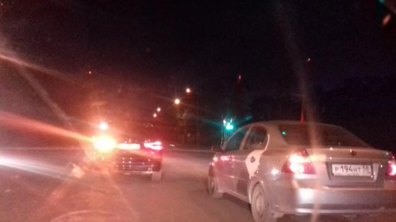 На ул. Мира таксист проигнорировал знак «Направления движения по полосам»