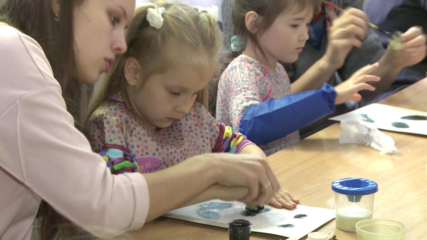 В Пензе в картинной галерее открылась летняя школа рисования для детей