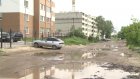 Жители Ивановской страдают от ям и ухабов на дороге на их улице