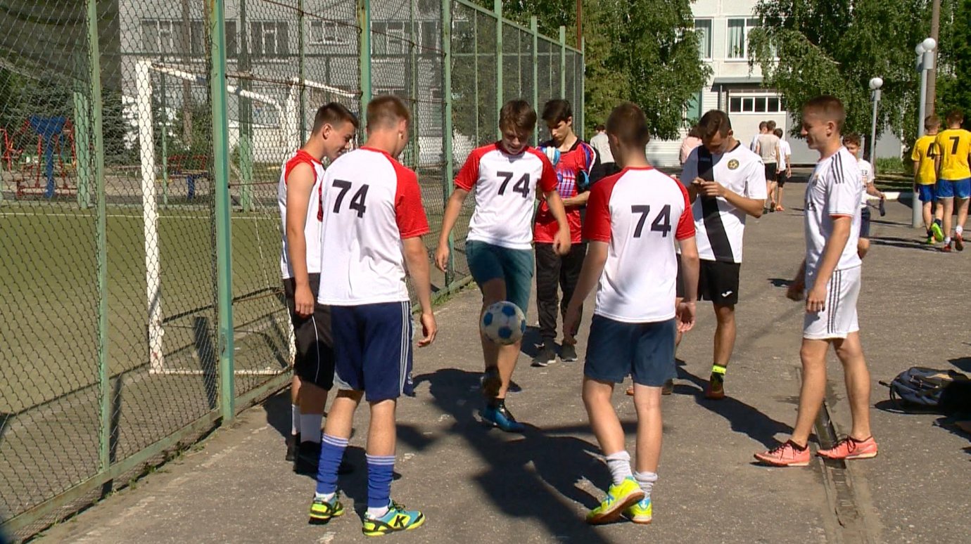 В Пензе дворовые футбольные команды соревнуются в Кубке депутатов