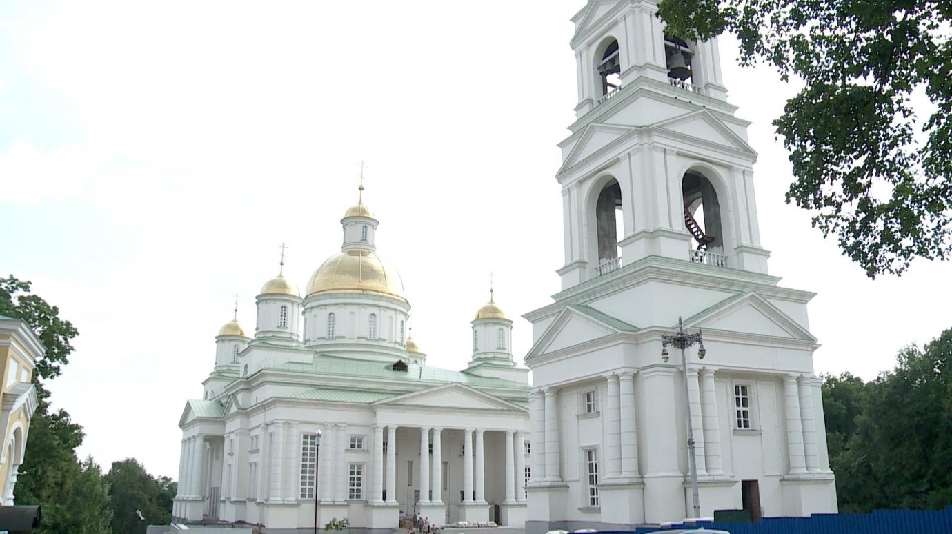 В День Крещения Руси одновременно зазвонили колокола всех храмов Пензы